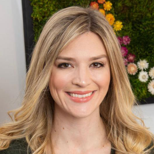 Photo stand up comedian Katie Blunt