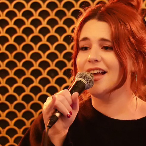 Chloe Fimiano headshot