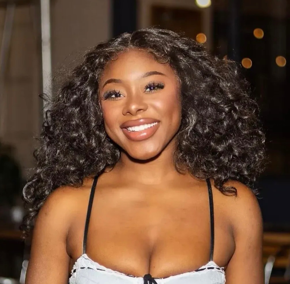 Photo of Leah Sampson